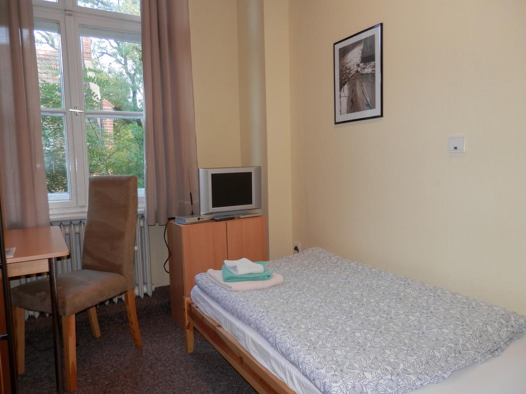 Kopenicker Hof Pension Berlijn Kamer foto